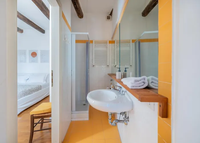 Piazza Navona Rooftop Retreat B Apartment *