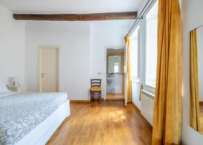 Piazza Navona Rooftop Retreat B Rom