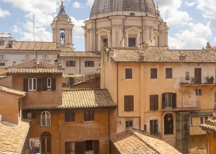 Piazza Navona Rooftop Retreat B *